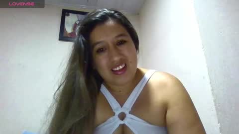 Snapshot of alahia_fox chatting on January 27, 4:41 am alahia online show from January 27, 4:41 am