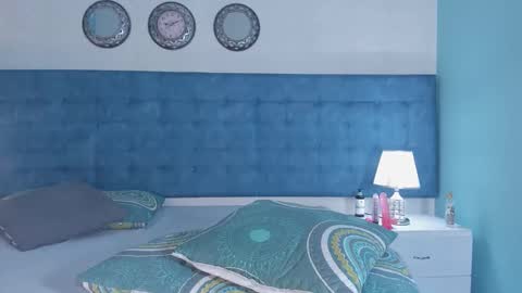 Alahiacardona online show from December 3, 1:57 pm