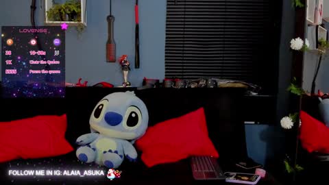 Snapshot of alaia_asuka chatting on December 28, 10:44 pm Alaia online show from December 28, 10:44 pm