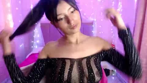 alaia_blue1 online show from November 11, 3:20 pm