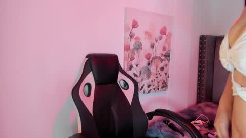 Snapshot of alaia_carter chatting on October 14, 3:31 am Alaia Carter online show from October 14, 3:31 am
