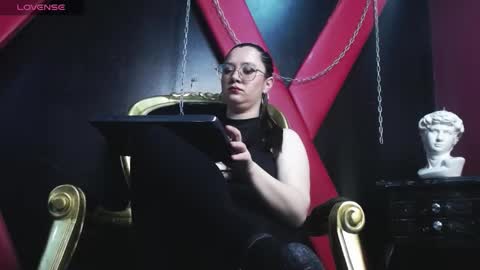 Alaiia    online show from November 22, 6:05 am