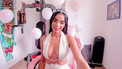 Snapshot of alana__roxxxy chatting on October 7, 1:26 pm Alana online show from October 7, 1:26 pm