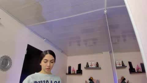 Snapshot of alana_madison chatting on February 7, 11:12 am Maeve online show from February 7, 11:12 am