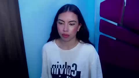 Snapshot of alanahott_ chatting on September 20, 5:28 am Alana hot online show from September 20, 5:28 am