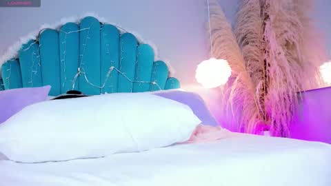 Alassia Hocthner online show from December 19, 12:19 pm