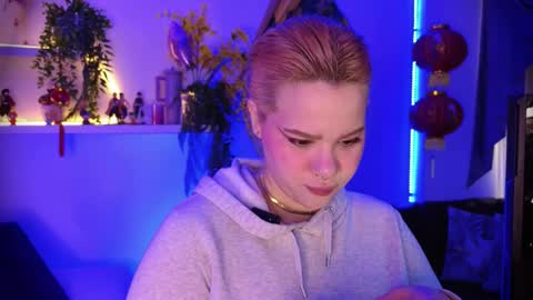 Snapshot of albaandthayron chatting on October 11, 12:41 pm albaandthayron online show from October 11, 12:41 pm