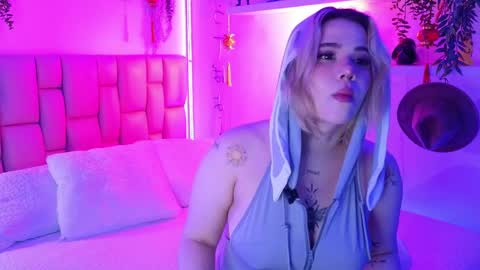 albaandthayron online show from April 4, 12:04 pm