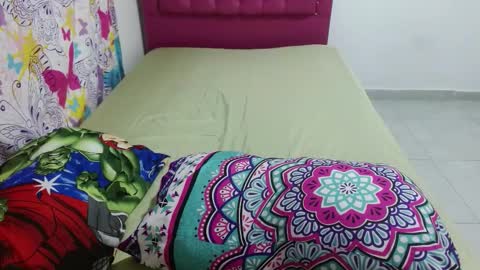 Alejandra --independent model online show from September 27, 9:16 am