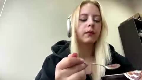 Milana online show from June 19, 3:26 pm
