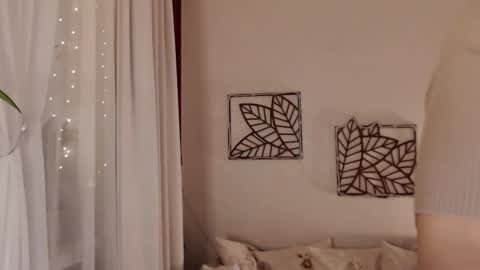 Sandra online show from December 13, 6:16 pm