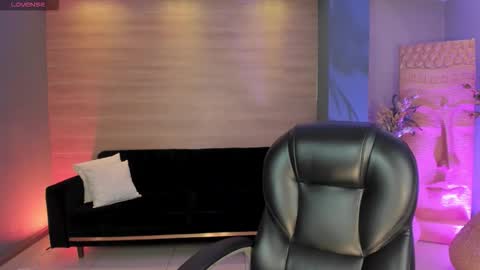 Snapshot of alessiacorleone_ chatting on September 19, 7:24 pm Alessia online show from September 19, 7:24 pm