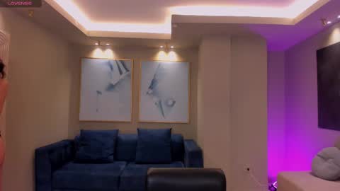Snapshot of alessiacorleone_ chatting on March 7, 12:45 pm Alessia online show from March 7, 12:45 pm