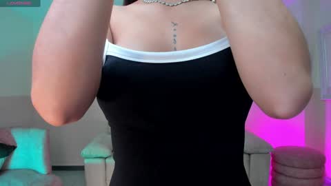 Snapshot of alessiacorleone_ chatting on January 24, 8:43 pm Alessia online show from January 24, 8:43 pm