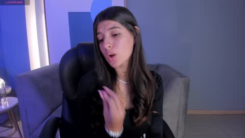 Snapshot of alessiacorleone_ chatting on December 8, 6:28 pm Alessia online show from December 8, 6:28 pm