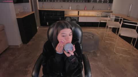 Snapshot of alessiacorleone_ chatting on February 17, 3:36 am Alessia online show from February 17, 3:36 am