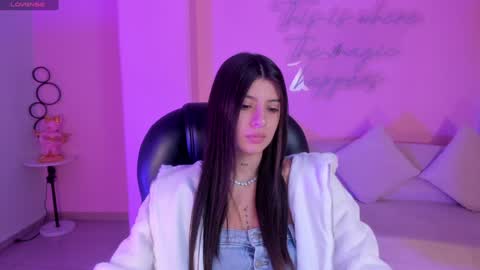 Snapshot of alessiacorleone_ chatting on December 27, 7:03 pm Alessia online show from December 27, 7:03 pm
