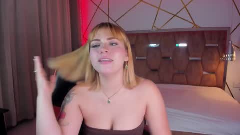 Snapshot of alessiadouce chatting on September 16, 4:42 am Alessia online show from September 16, 4:42 am
