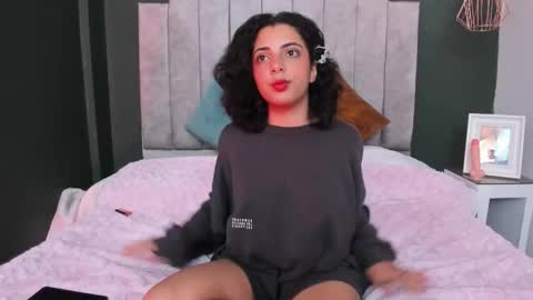 alessiia__ online show from October 28, 3:56 am