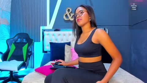 Snapshot of alexa_andherson chatting on January 23, 7:29 pm alexa andherson online show from January 23, 7:29 pm
