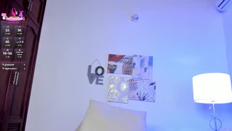 alexa_cortes23 online show from December 3, 11:45 am