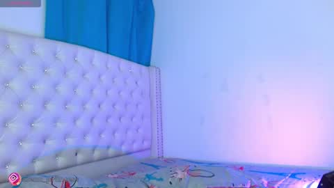   online show from October 9, 8:35 pm