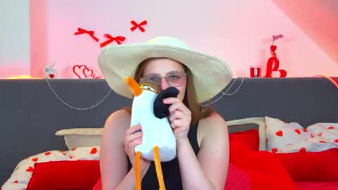 AlexaAvery online show from June 21, 6:56 pm