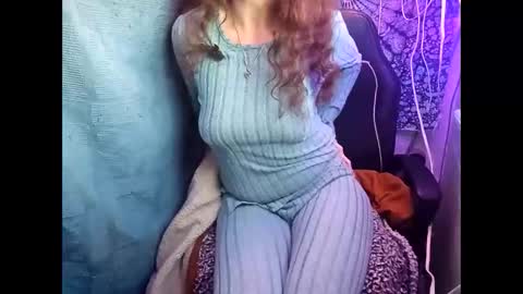 Snapshot of alexablu00 chatting on October 18, 11:24 am AlexaBlu online show from October 18, 11:24 am