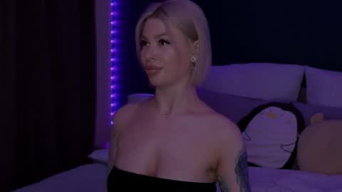 Alexa Mason online show from April 10, 6:30 am