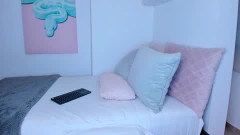 Snapshot of alexis_rosses chatting on February 15, 12:37 am Alexiis 3 online show from February 15, 12:37 am