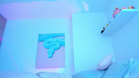 Alexiis 3 online show from October 20, 3:59 pm