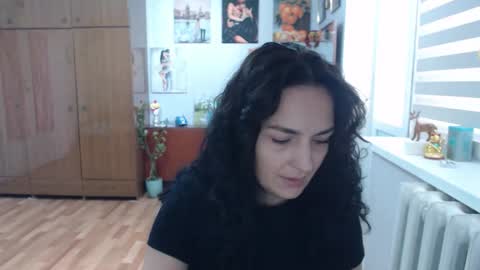 Snapshot of alexismillers chatting on September 15, 8:44 am AlexisMillers online show from September 15, 8:44 am