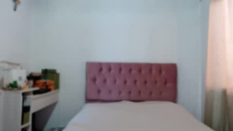 Snapshot of alia054 chatting on October 1, 12:43 pm Alia online show from October 1, 12:43 pm