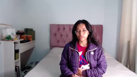 Snapshot of alia054 chatting on October 10, 2:44 pm Alia online show from October 10, 2:44 pm