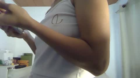 Snapshot of alia054 chatting on January 31, 12:29 pm Alia online show from January 31, 12:29 pm