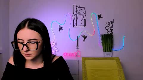 alia skay online show from December 20, 7:18 pm