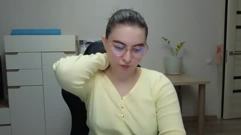 Alice online show from April 18, 8:42 pm