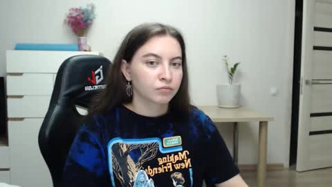 Alice online show from November 29, 5:28 pm