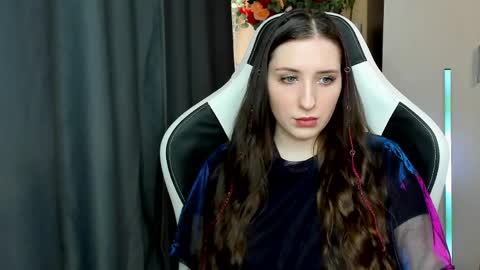 Alice online show from May 18, 12:33 pm