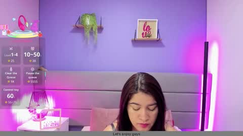 alice_brookss_ online show from December 15, 1:05 pm