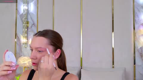 Alice in Wonderland  online show from February 20, 5:01 am