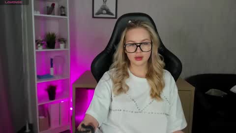 Alice online show from January 31, 1:11 am