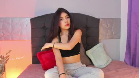  Alice Evans online show from January 23, 4:30 am