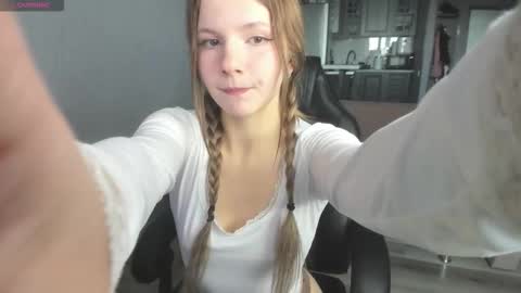 Snapshot of alice_hetfield chatting on October 6, 11:16 am My name is Alice find out about me in the Fansly online show from October 6, 11:16 am