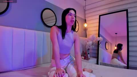 alice_lodge online show from November 19, 3:17 am