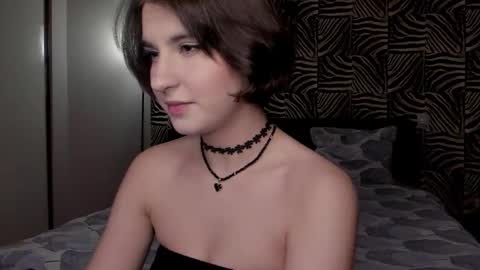 Snapshot of alice_love_fuck chatting on October 2, 10:53 am Alice love fuck online show from October 2, 10:53 am