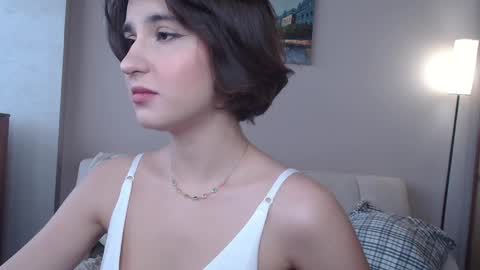 Snapshot of alice_love_fuck chatting on September 21, 8:35 am Alice love fuck online show from September 21, 8:35 am
