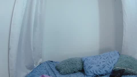 Snapshot of alice_paola chatting on October 4, 11:42 pm alice_paola online show from October 4, 11:42 pm