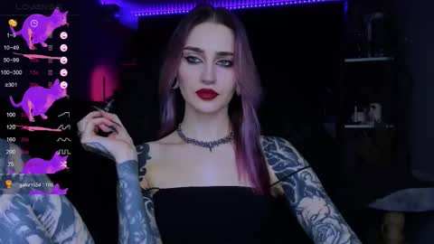 Alice online show from November 25, 6:53 pm