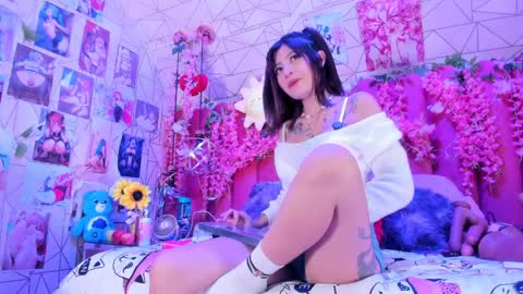     online show from April 5, 8:41 pm